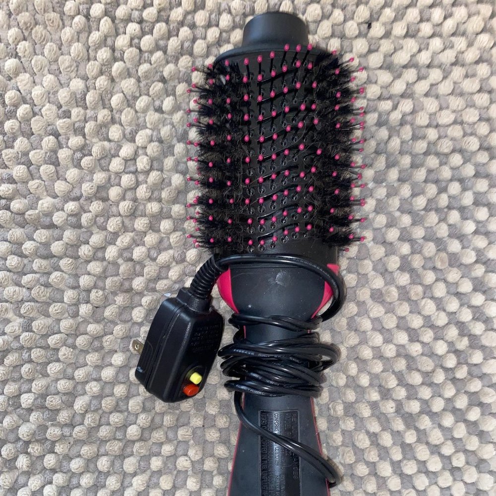 Revlon One-Step Volumizer and Hair Dryer Black/Pink